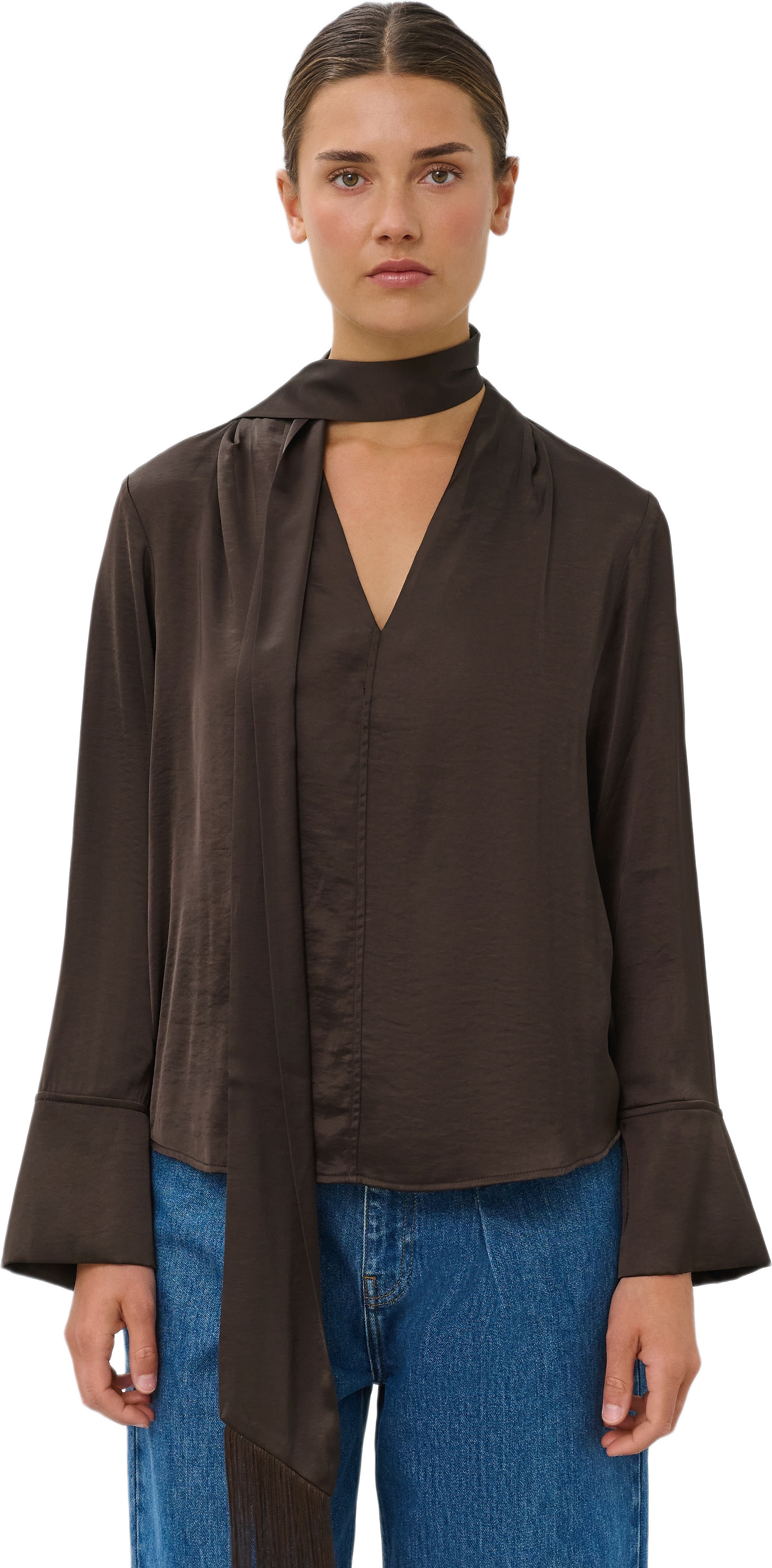 SLVerona V-Neck Blouse, från Soaked In Luxury, i färgen Mole'.