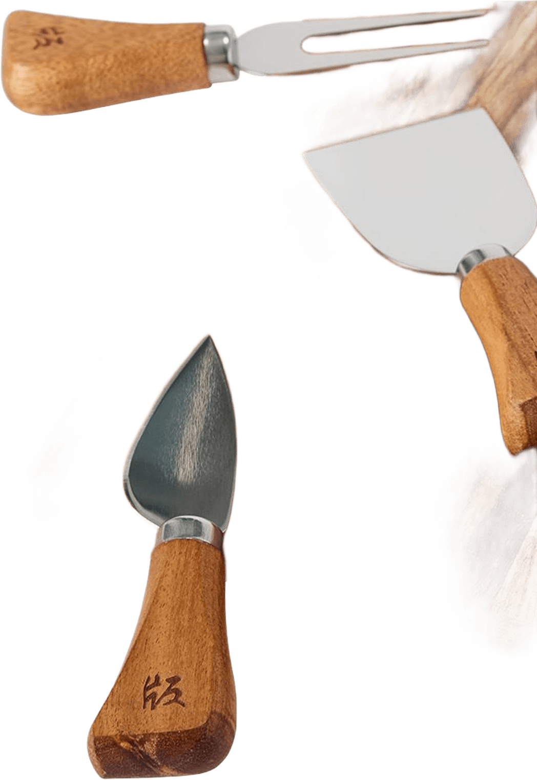 Ostset liten skärbräda med 3 knivar, från Satake, i färgen Brun.