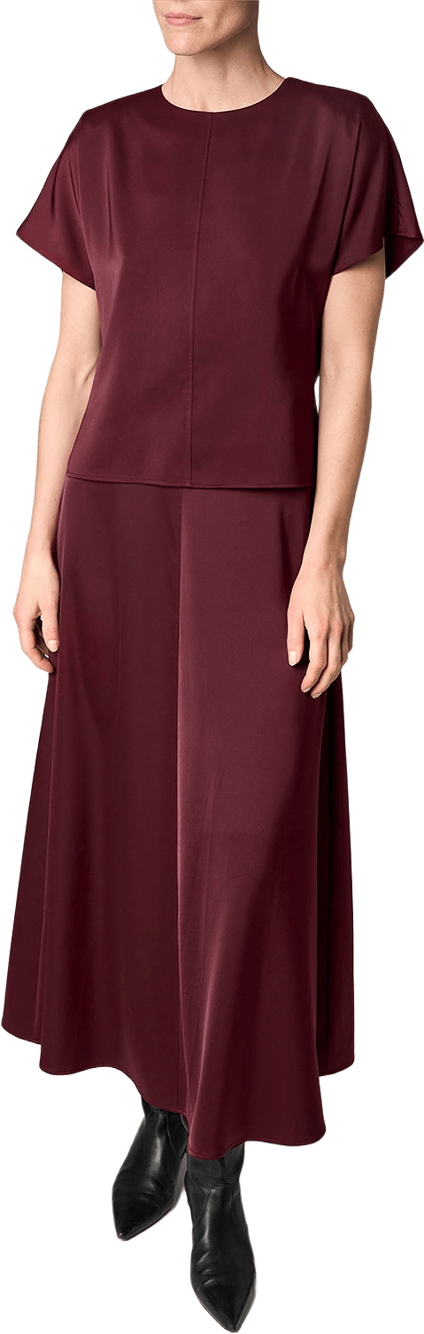 The Mia Satin Top, från Marville Road, i färgen Burgundy.