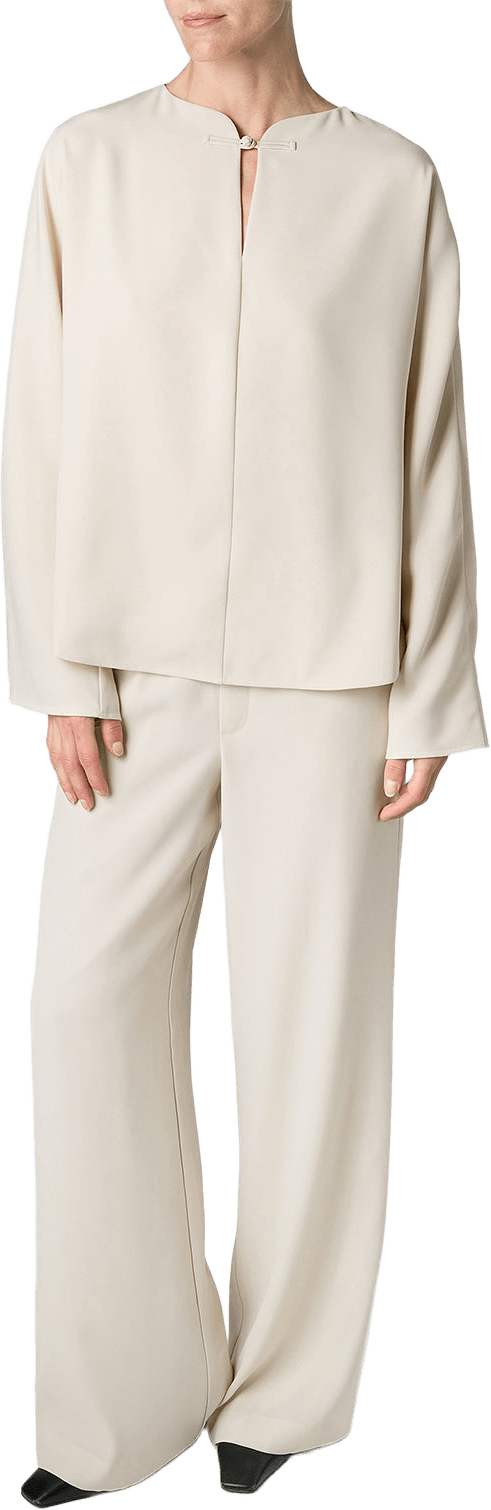 The Emery Twill Blouse, från Marville Road, i färgen Creme.