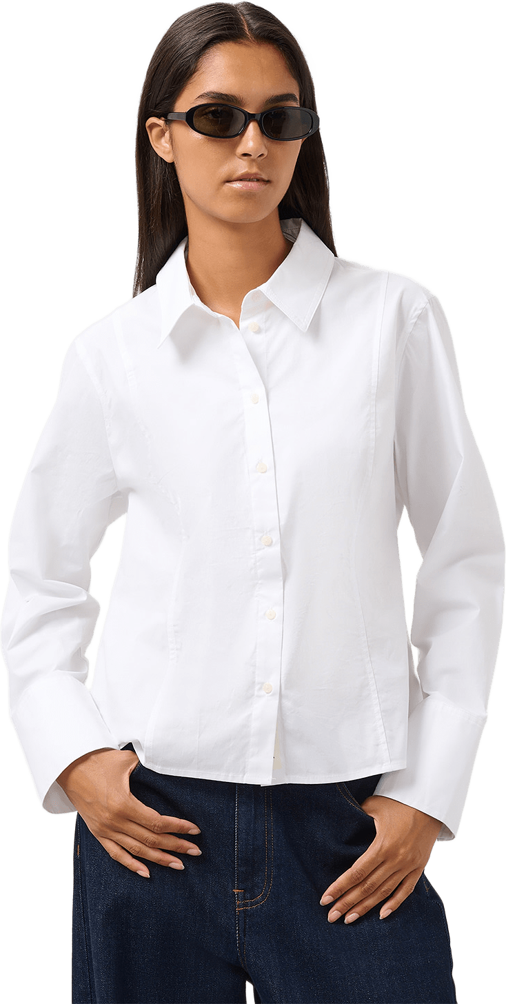 SLNoelle Slim Poplin Shirt LS, från Soaked In Luxury, i färgen Bright White.