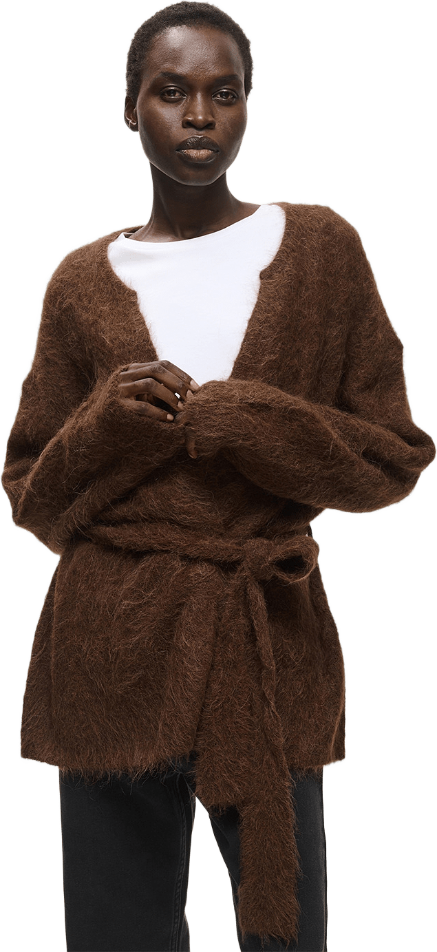 Pelloiw Cardigan, från Inwear, i färgen Chocolate Brown.