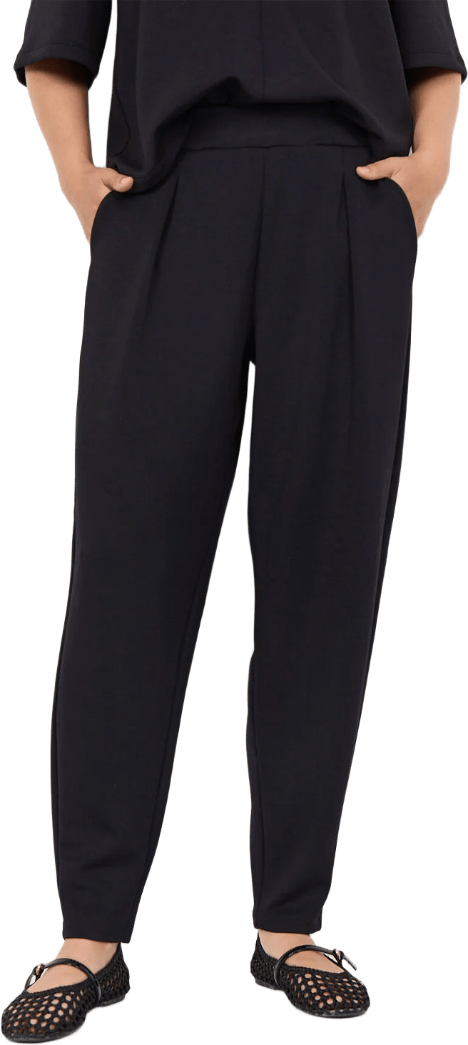 WA-SABINA 113 PANTS, från Wasabi Concept, i färgen Black.