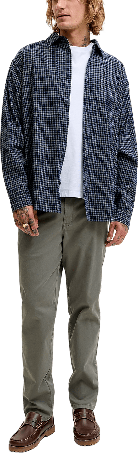 Carter Check Shirt, från Jack & Jones, i färgen Navy Blazer.