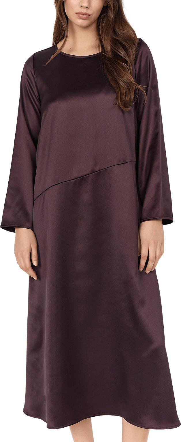 Amalia 11 Dress, från Wasabi Concept, i färgen Chocolate Plum.