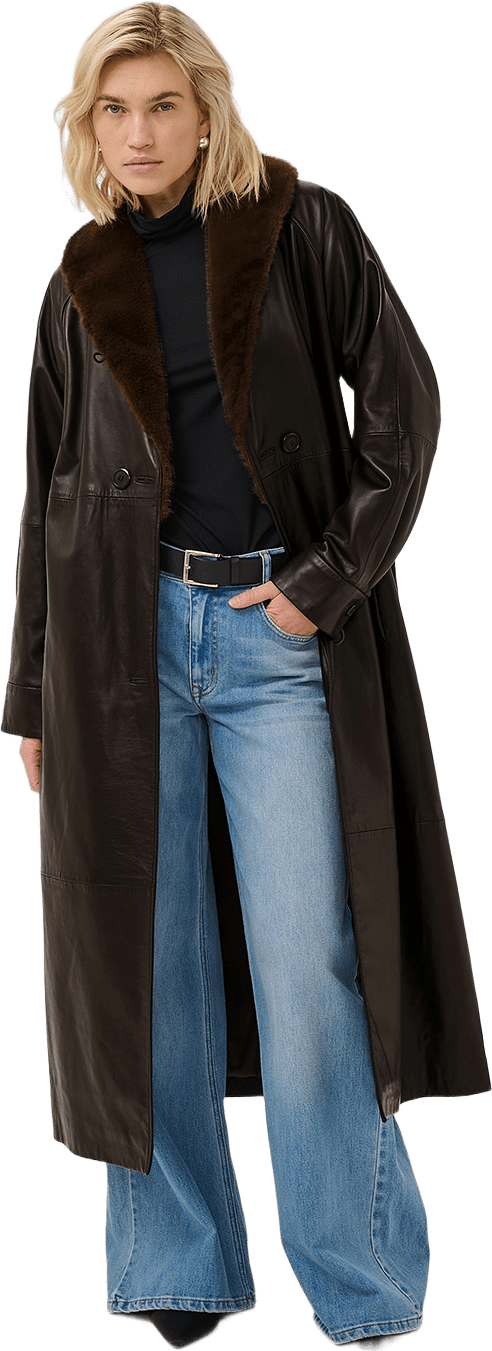 MWBetty Leather Coat, från My Essential Wardrobe, i färgen Delicioso.
