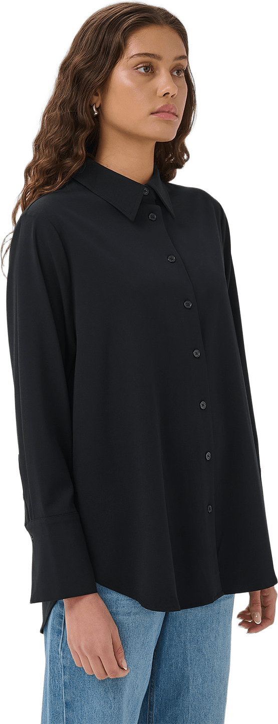 Mwhace Vitta Shirt, från My Essential Wardrobe, i färgen Black.