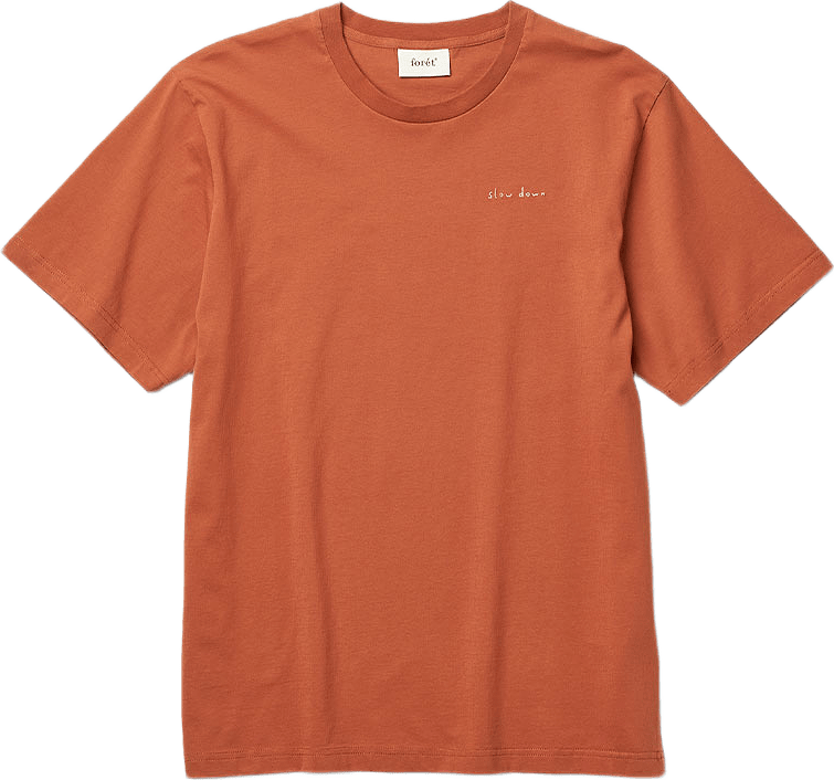 Slow Down T-Shirt, från Forét, i färgen Sumac Red.