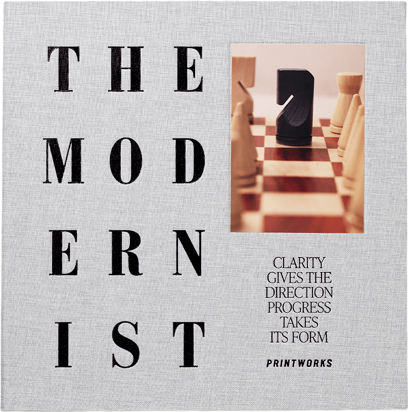 Schackspel i trä - The Modernist, från Printworks, i färgen Grey.