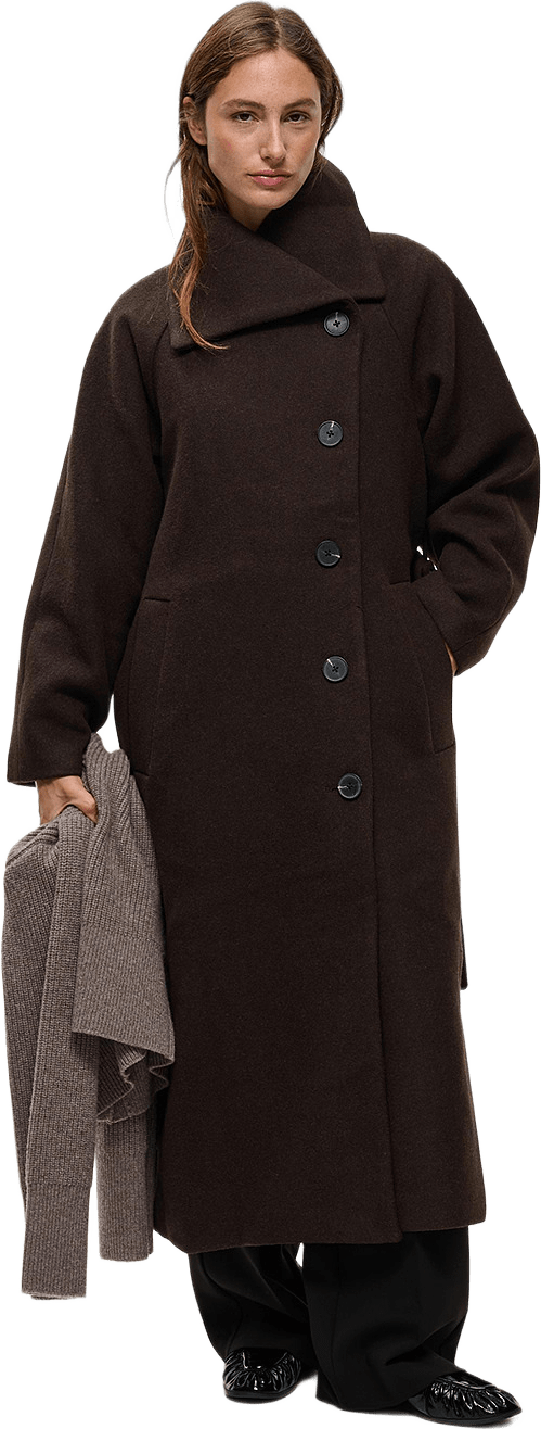 Zorahiw Long Coat, från Inwear, i färgen Chocolate Brown.
