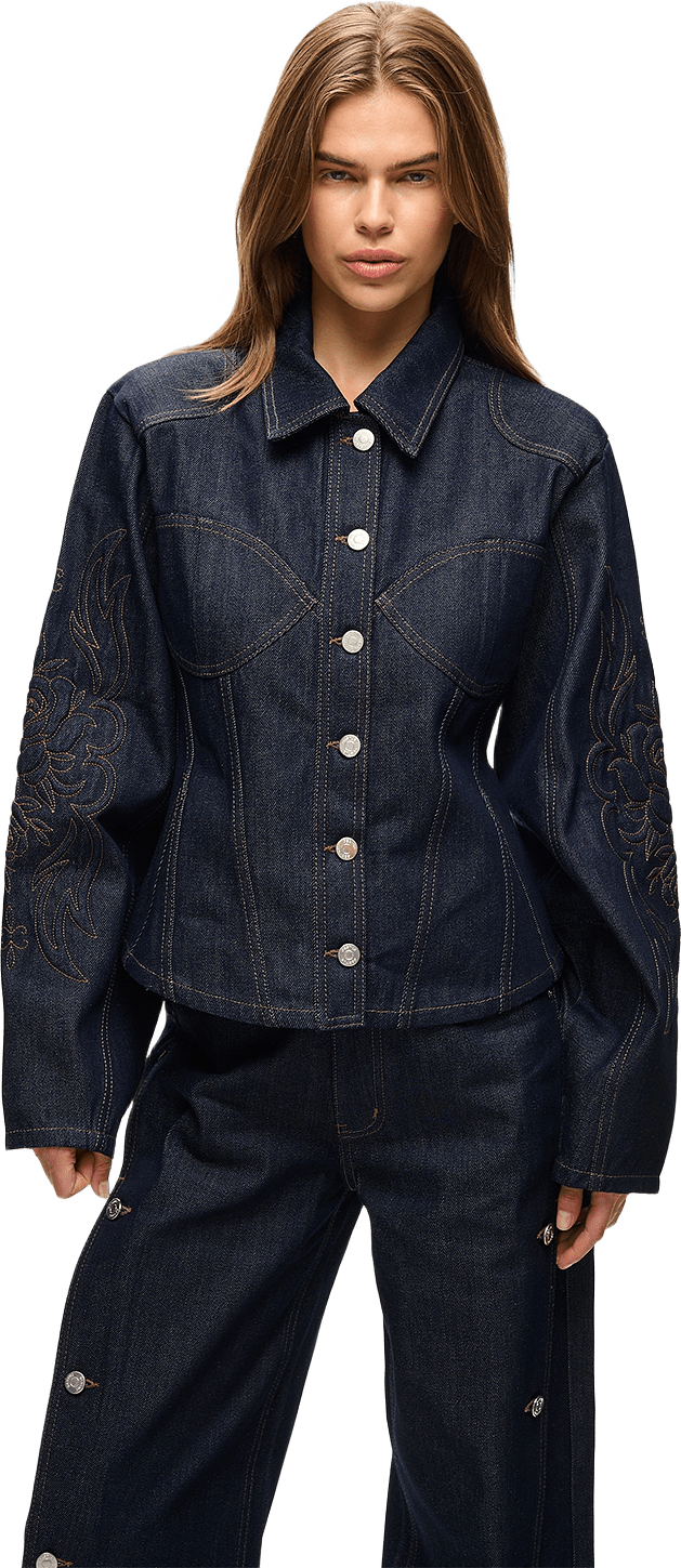 GZthenna waisted jacket, från Gestuz, i färgen Dark Blue Unwashed.