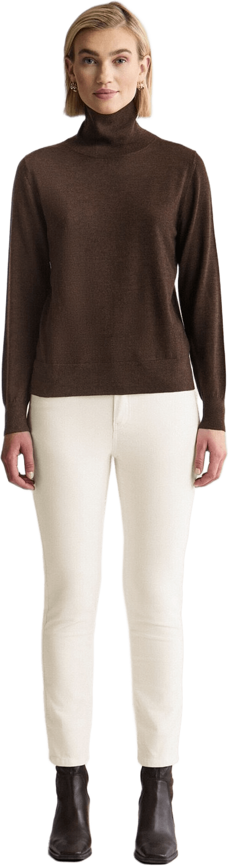 Stickad Polotröja Siri, från Newhouse, i färgen brun.