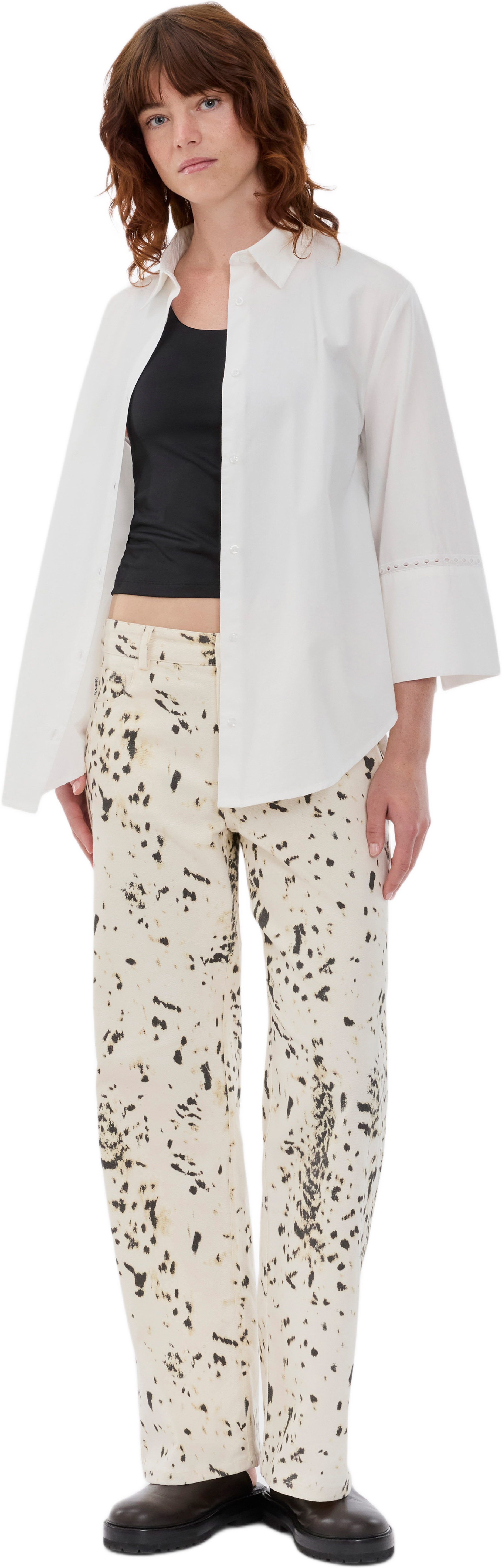 Mallenmd Shirt, från Modström, i färgen soft white.