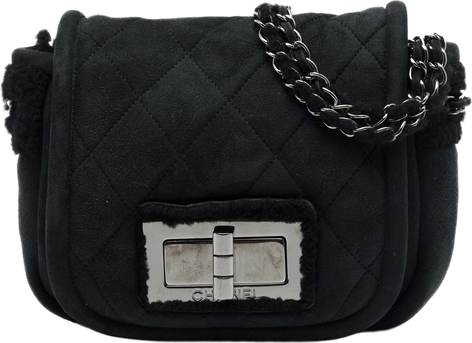Chanel Shearling Trimmed Suede Reissue 2.55 Flap, från Luxclusif, i färgen svart.