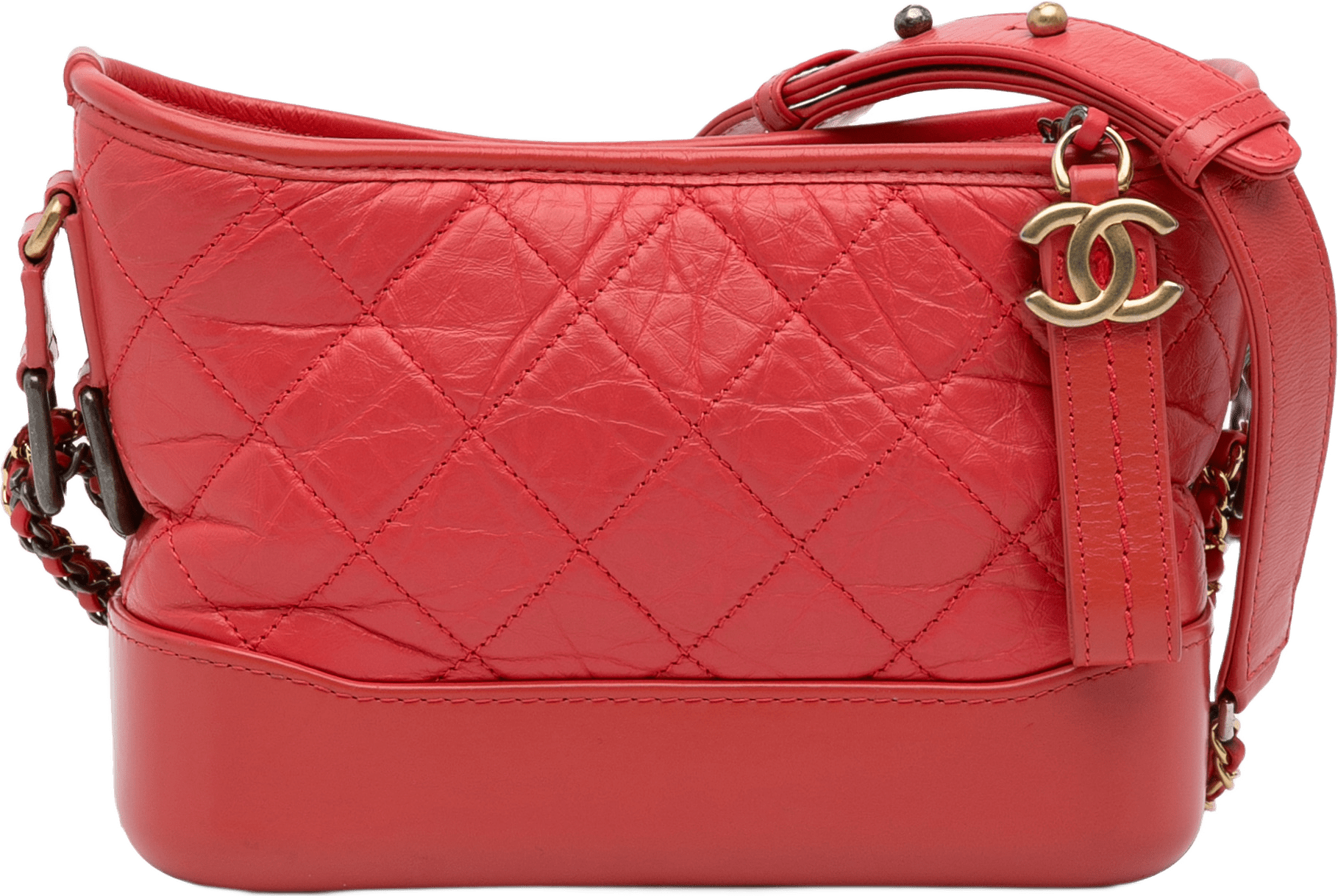 Chanel Small Chevron Lambskin Gabrielle Crossbody, från Luxclusif, i färgen red.