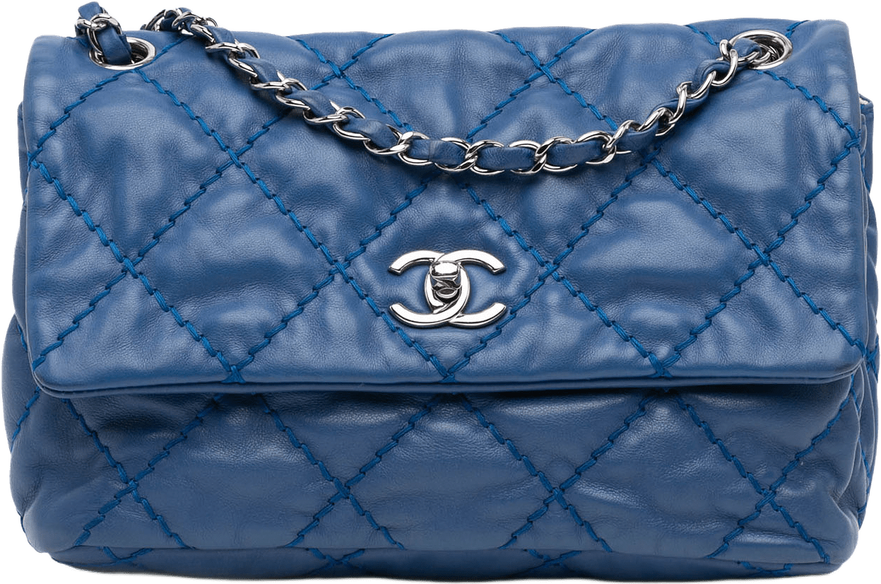 Chanel Small Calfskin Love Me Tender Flap, från Luxclusif, i färgen blue.