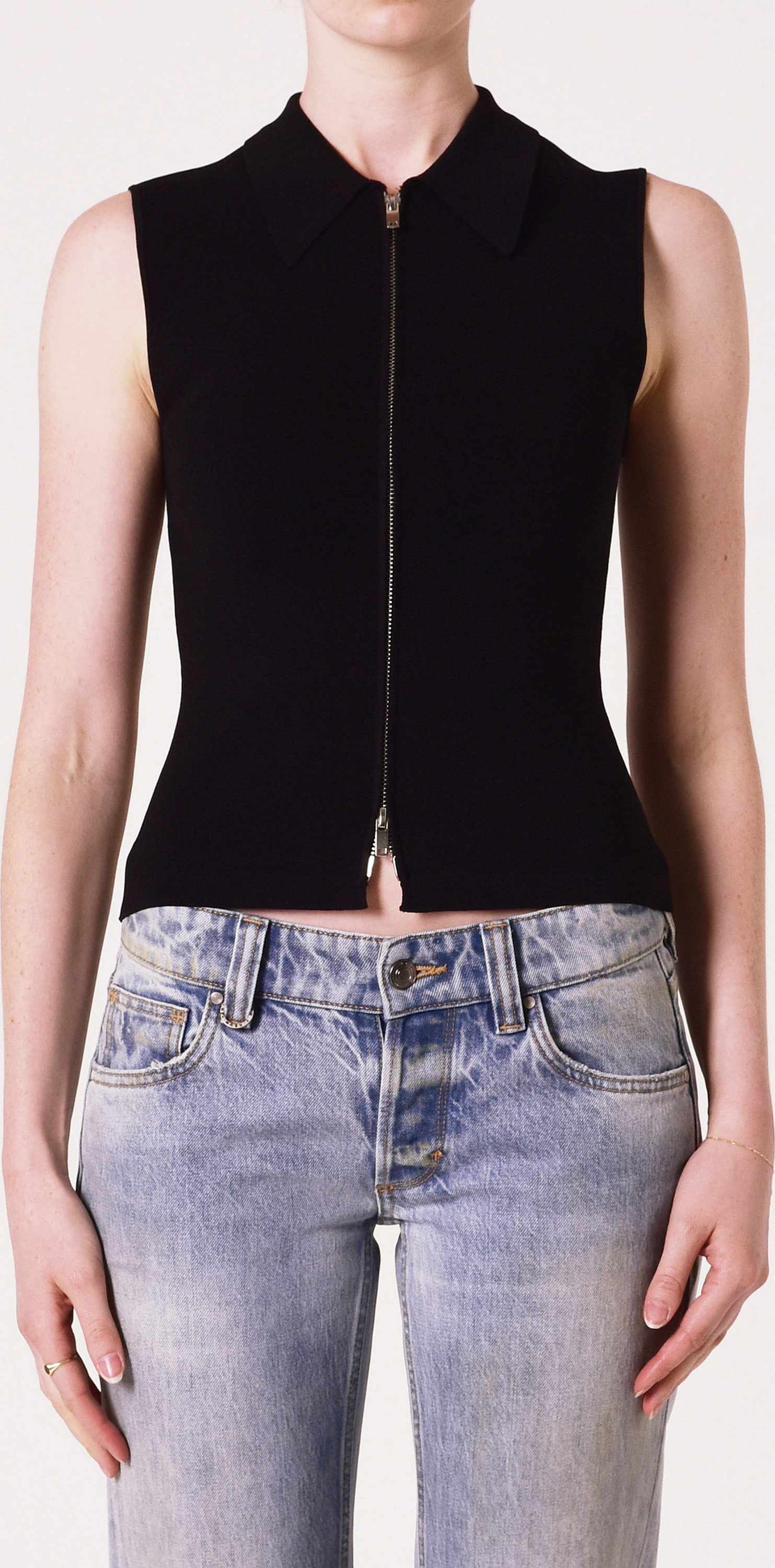 Suki Zip Topmink, från Neuw, i färgen black.