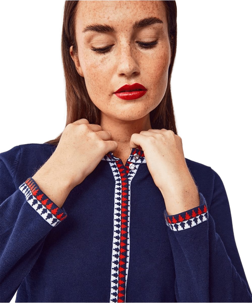 Ingalill Cardigan, från Jumperfabriken, i färgen navy.