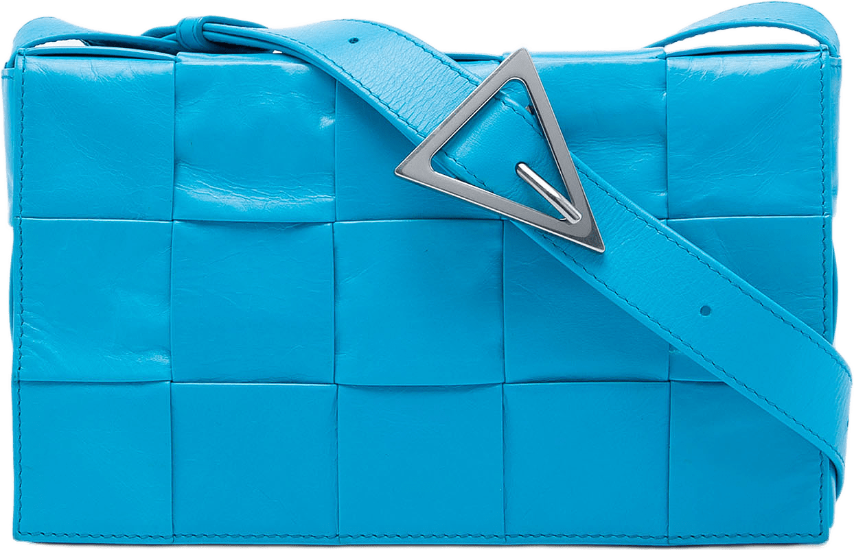 Bottega Veneta Paper Calfskin Intrecciato Cassette Crossbody, från Luxclusif, i färgen blå.