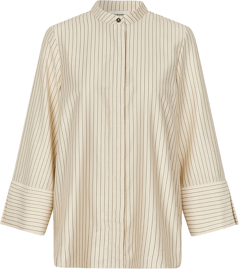 Isabelmd Shirt, från Modström, i färgen summer sand pinstripe.