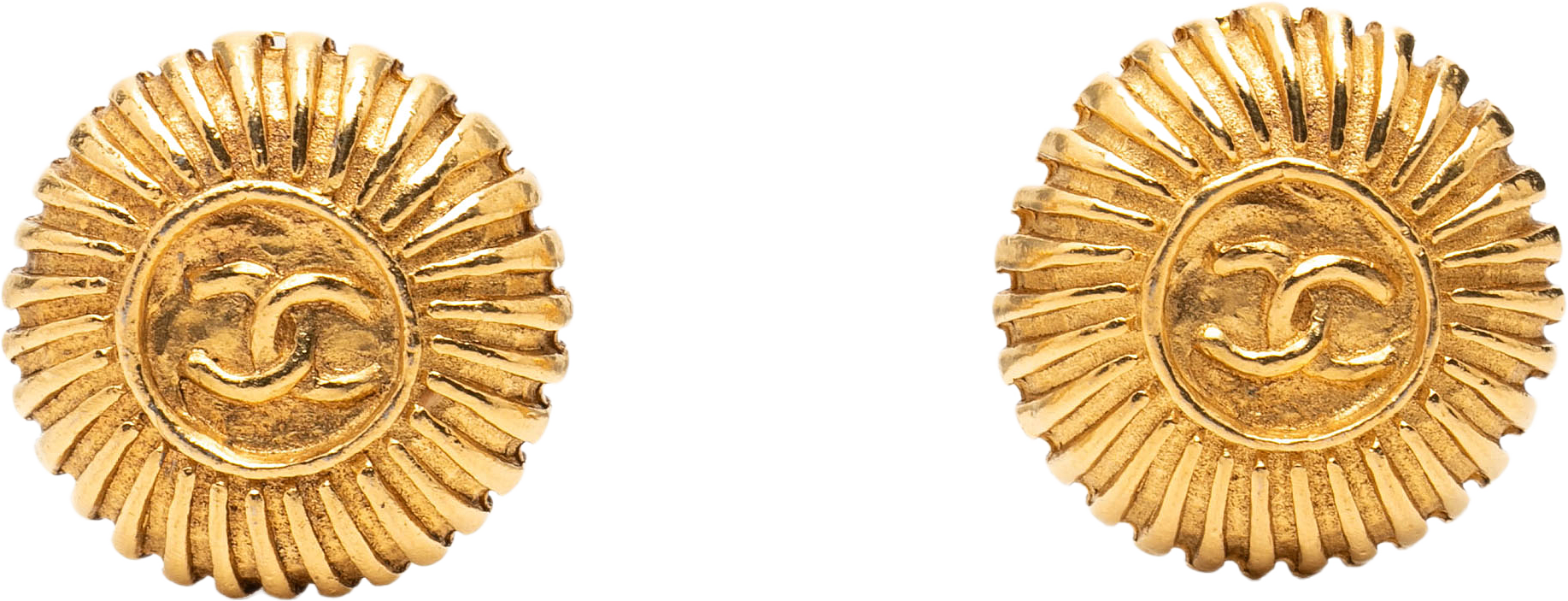 Chanel Cc Gold Plated Round Clip On Earrings, från Luxclusif, i färgen gold.