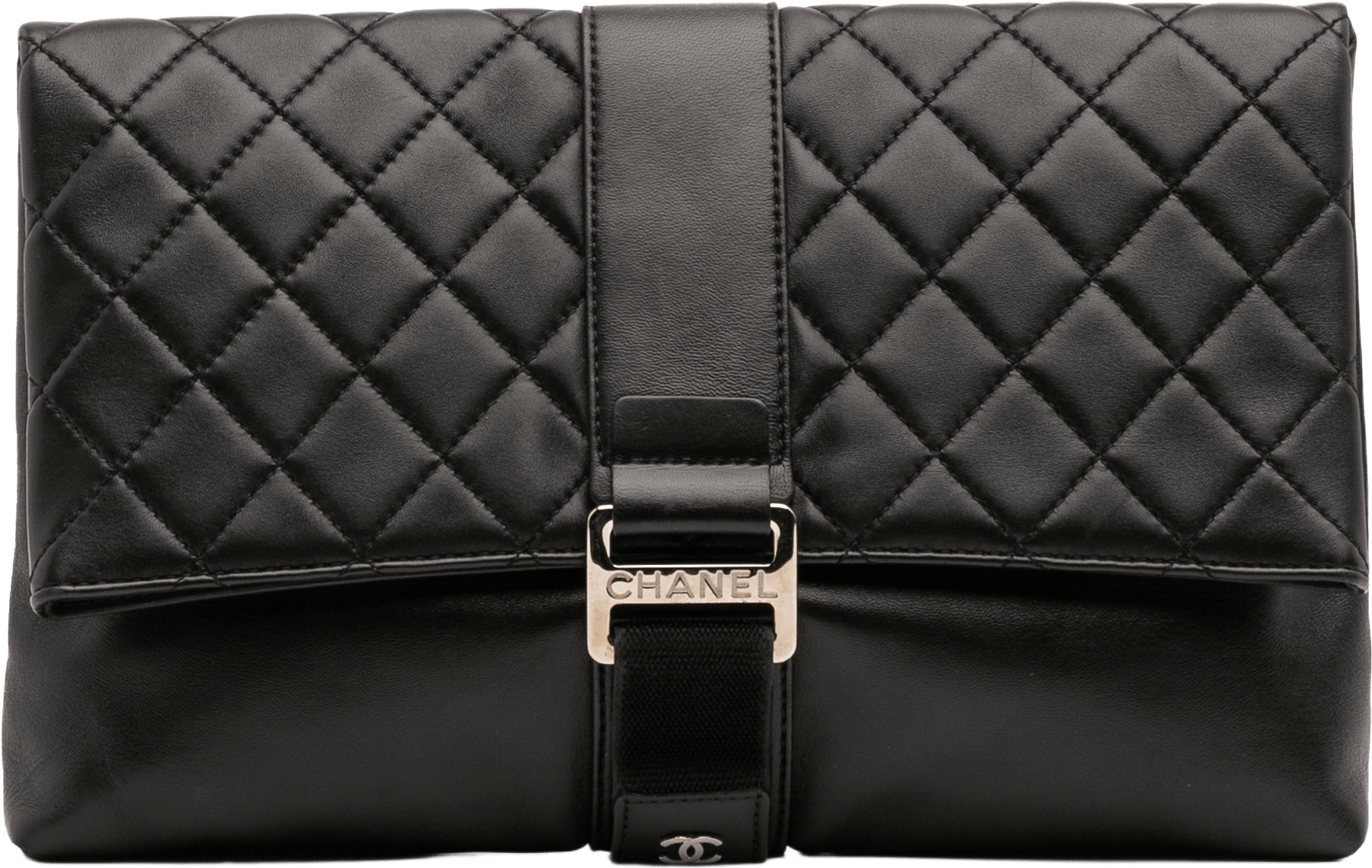 Chanel Cc Quilted Lambskin Grip Clutch, från Luxclusif, i färgen black.
