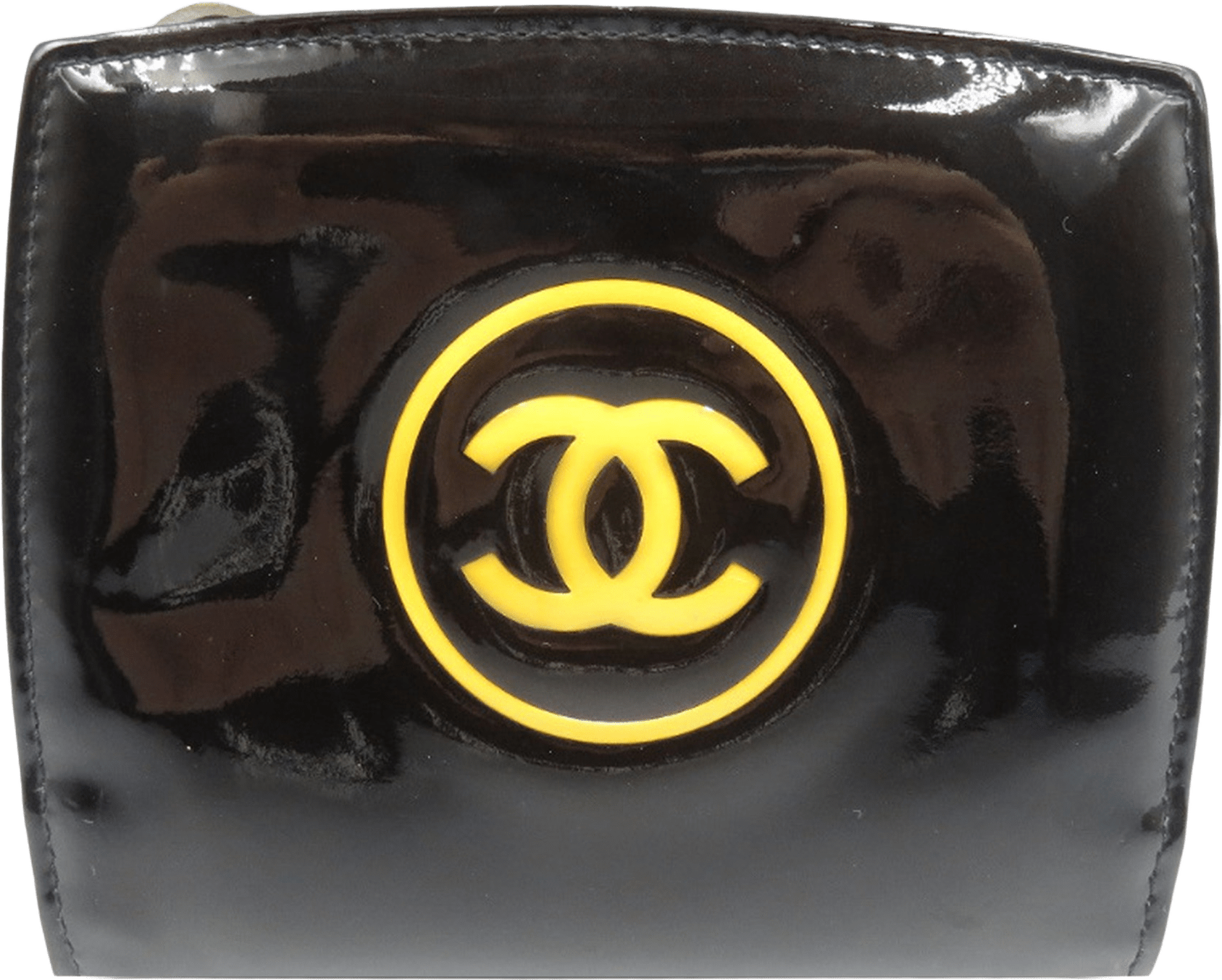 Chanel Cc Patent Makeup Line Compact Wallet, från Luxclusif, i färgen black.