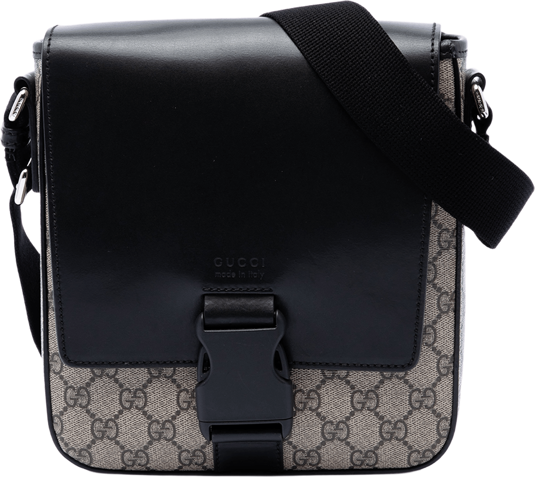 Gucci Gg Supreme Flap Messenger Bag, från Luxclusif, i färgen beige.