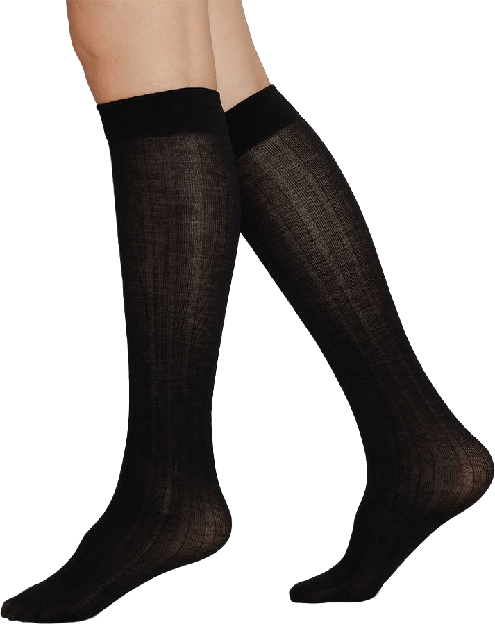 Freja Knästrumpa i Merinoull, från Swedish Stockings, i färgen Black.