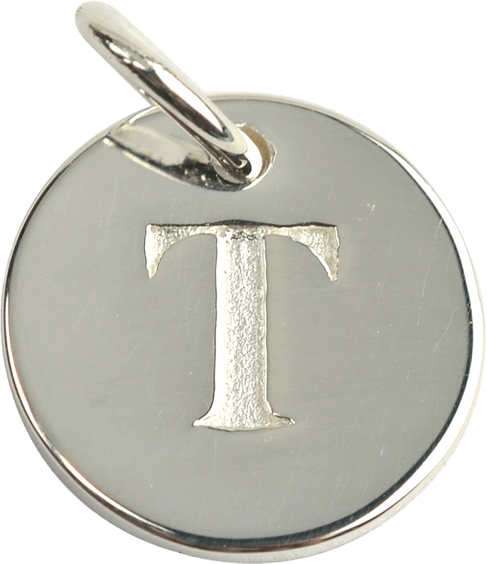Beloved Mini Letter T, från Syster P, i färgen Silver.