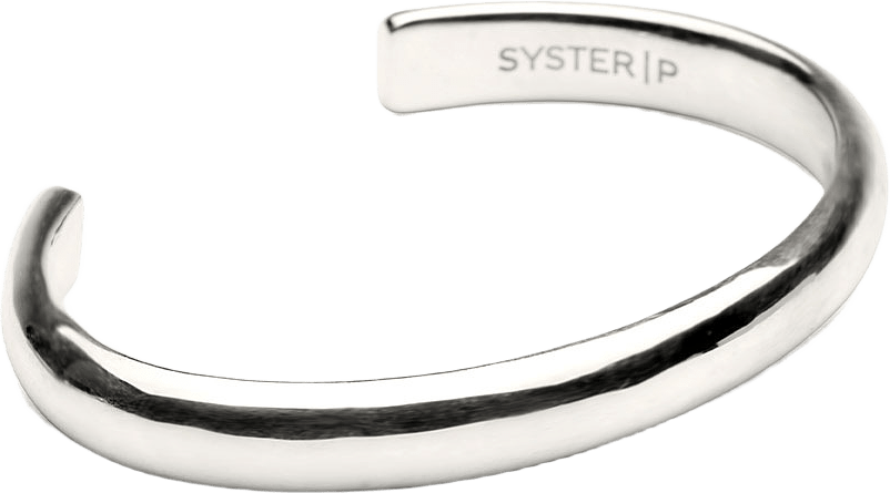 Bolded Bangle Silver, från Syster P, i färgen Silver.
