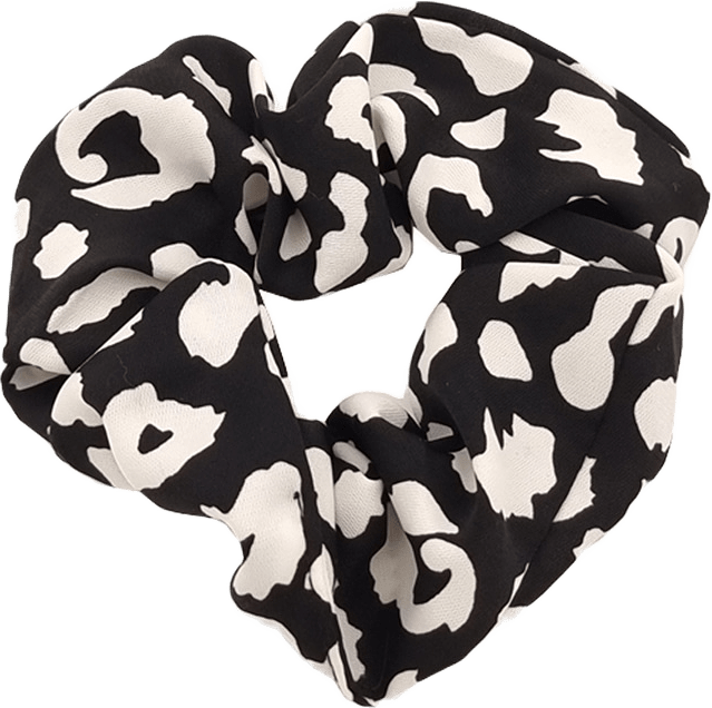 Scrunchie Med Animal Print, från Complement, i färgen black.