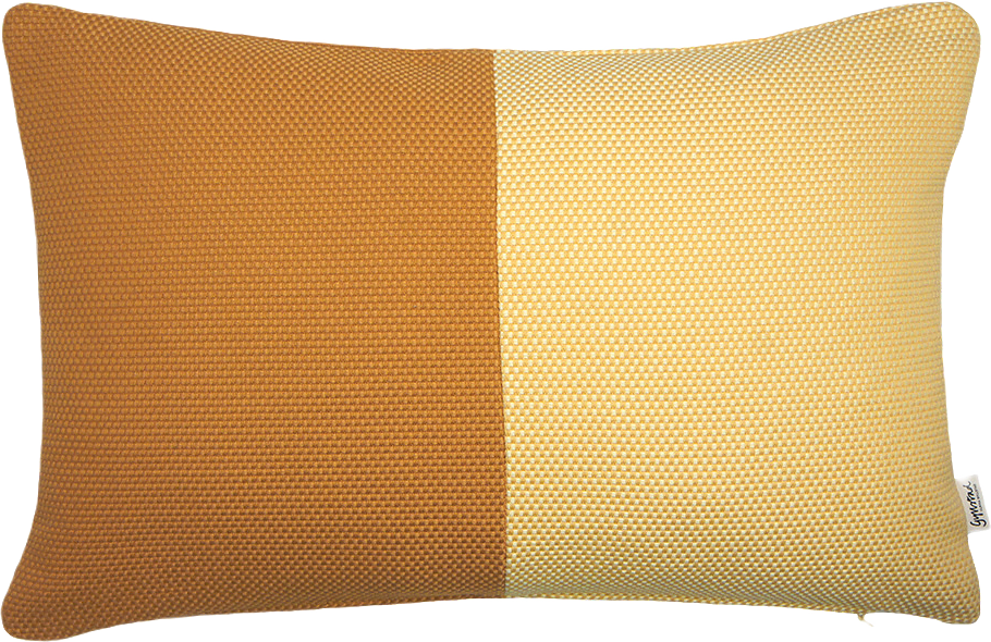 Kuddfodral H-weave Duo, från Gyllstad, i färgen mässing/vaniljgul.