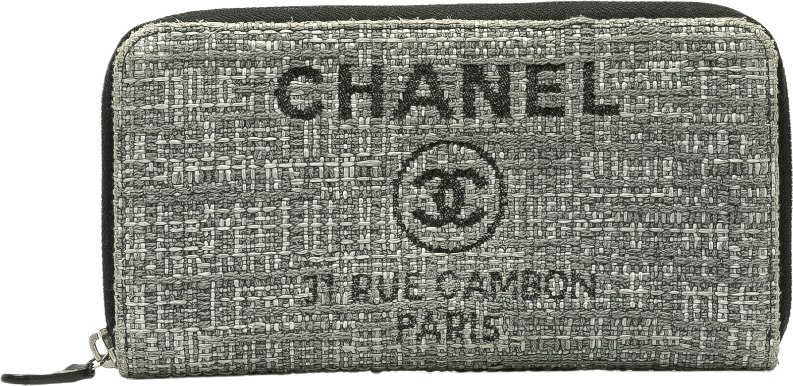 Chanel Tweed Deauville Continental Wallet, från Luxclusif, i färgen gray.