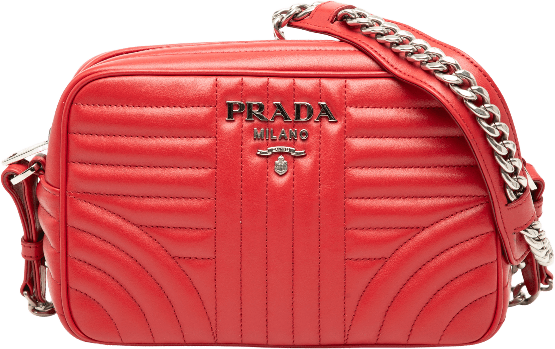 Prada Soft Calfskin Diagramme Camera Bag, från Luxclusif, i färgen red.