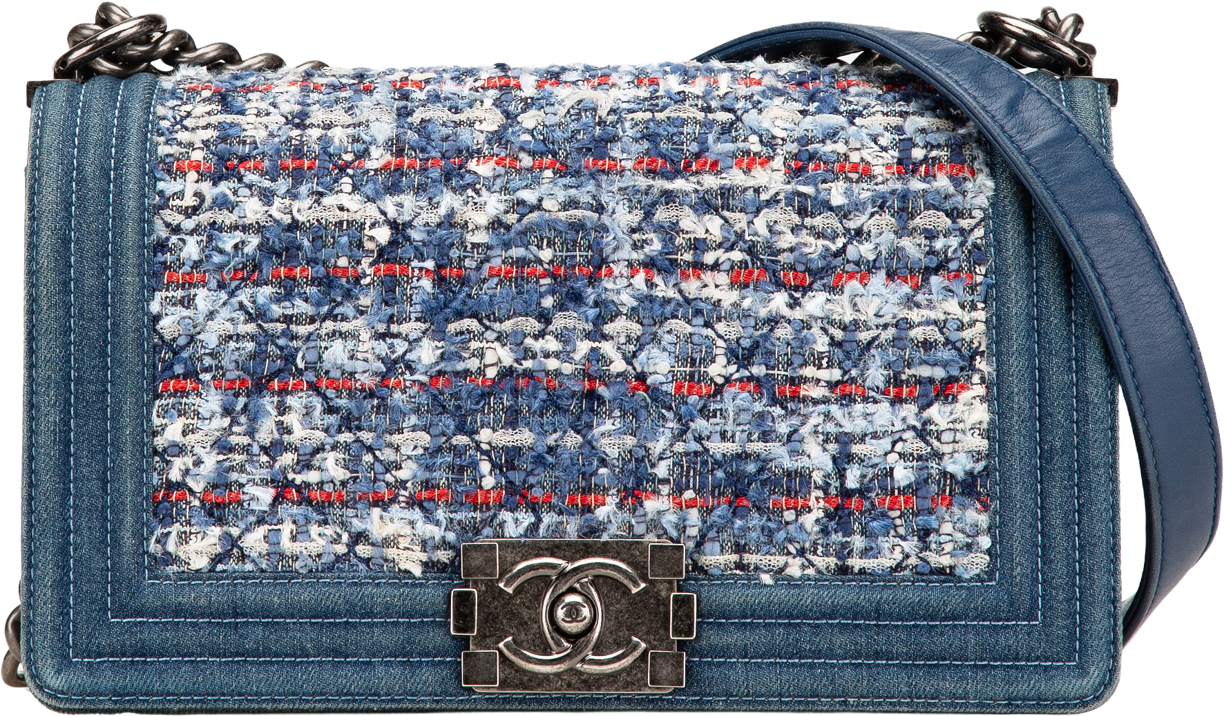 Chanel Medium Denim And Tweed Boy Bag, från Luxclusif, i färgen blue.