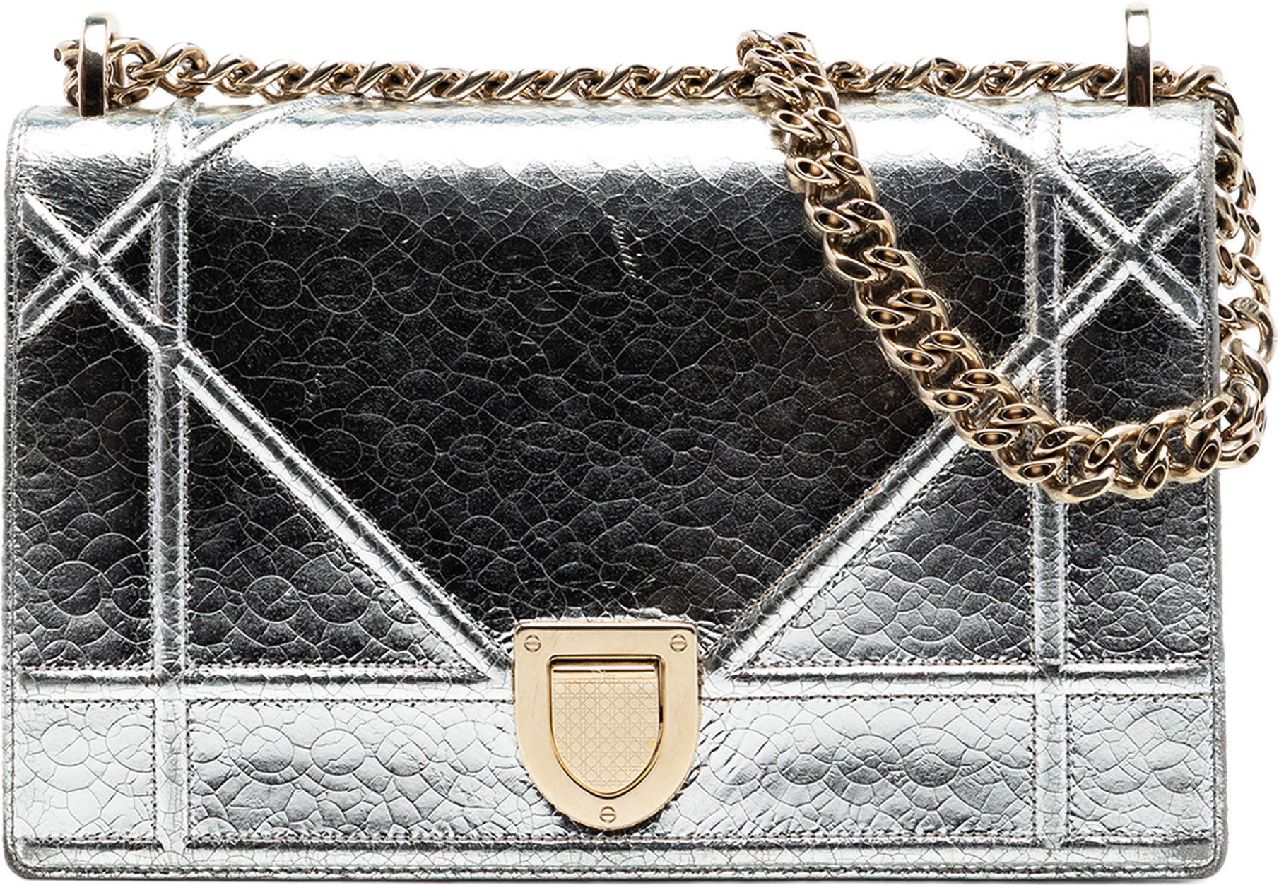 Dior Medium Metallic Crackled Deerskin Diorama Flap, från Luxclusif, i färgen silver.