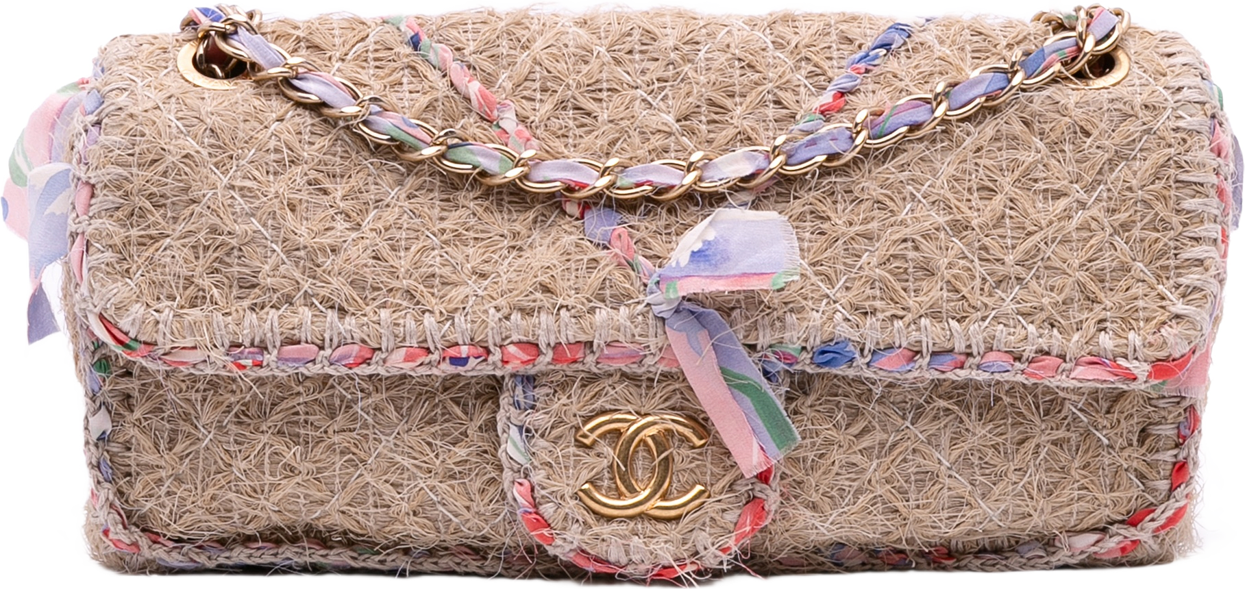 Chanel Cc Straw Country Flap, från Luxclusif, i färgen beige.