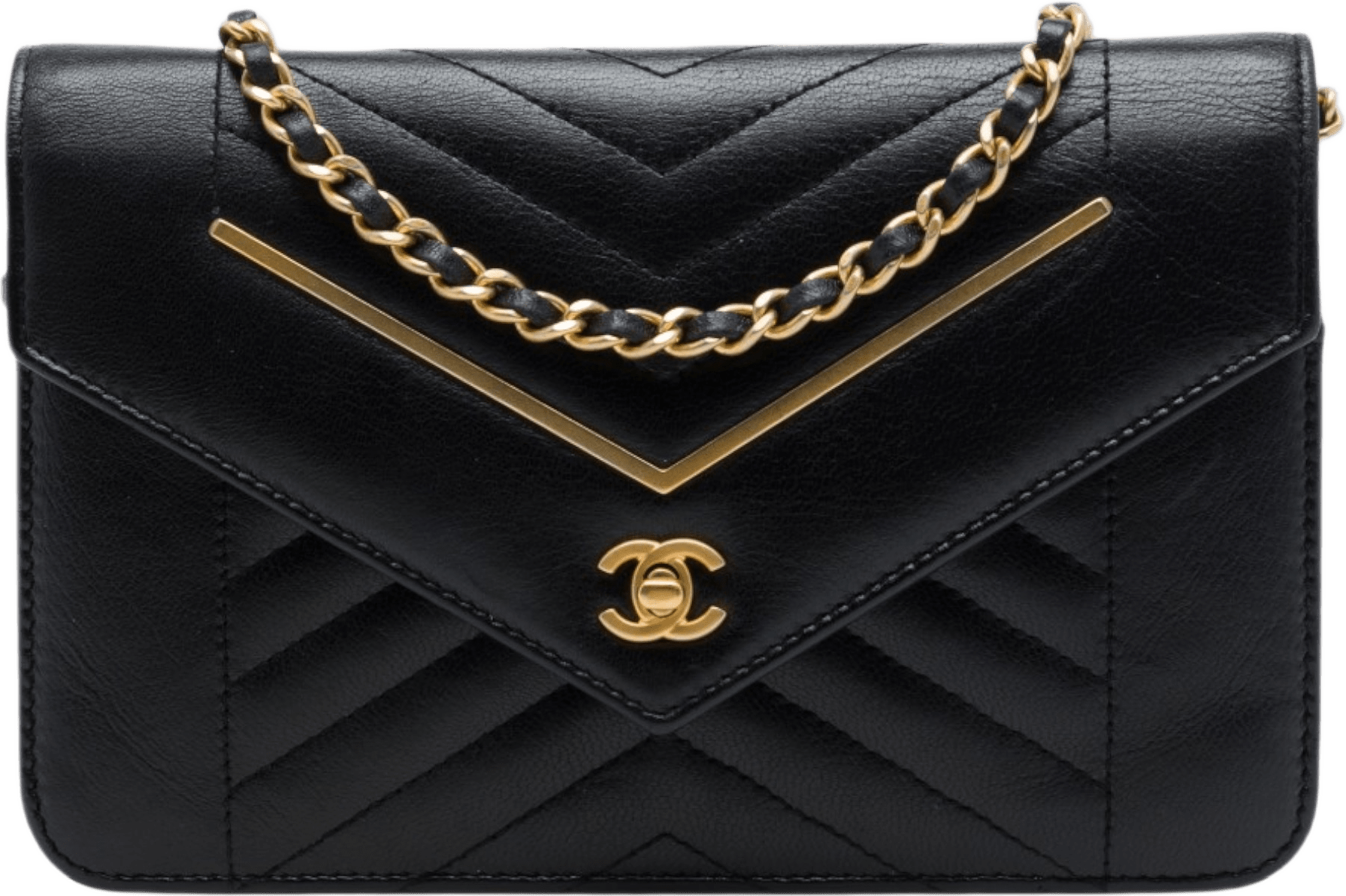 Chanel Reversed Chevron Lambskin Wallet On Chain, från Luxclusif, i färgen svart.