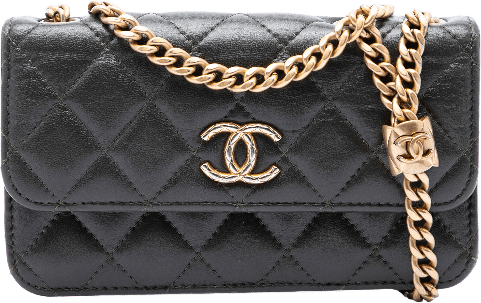 Chanel Cc Quilted Lambskin Pillow Crush Flap Phone Holder With Chain, från Luxclusif, i färgen grå.