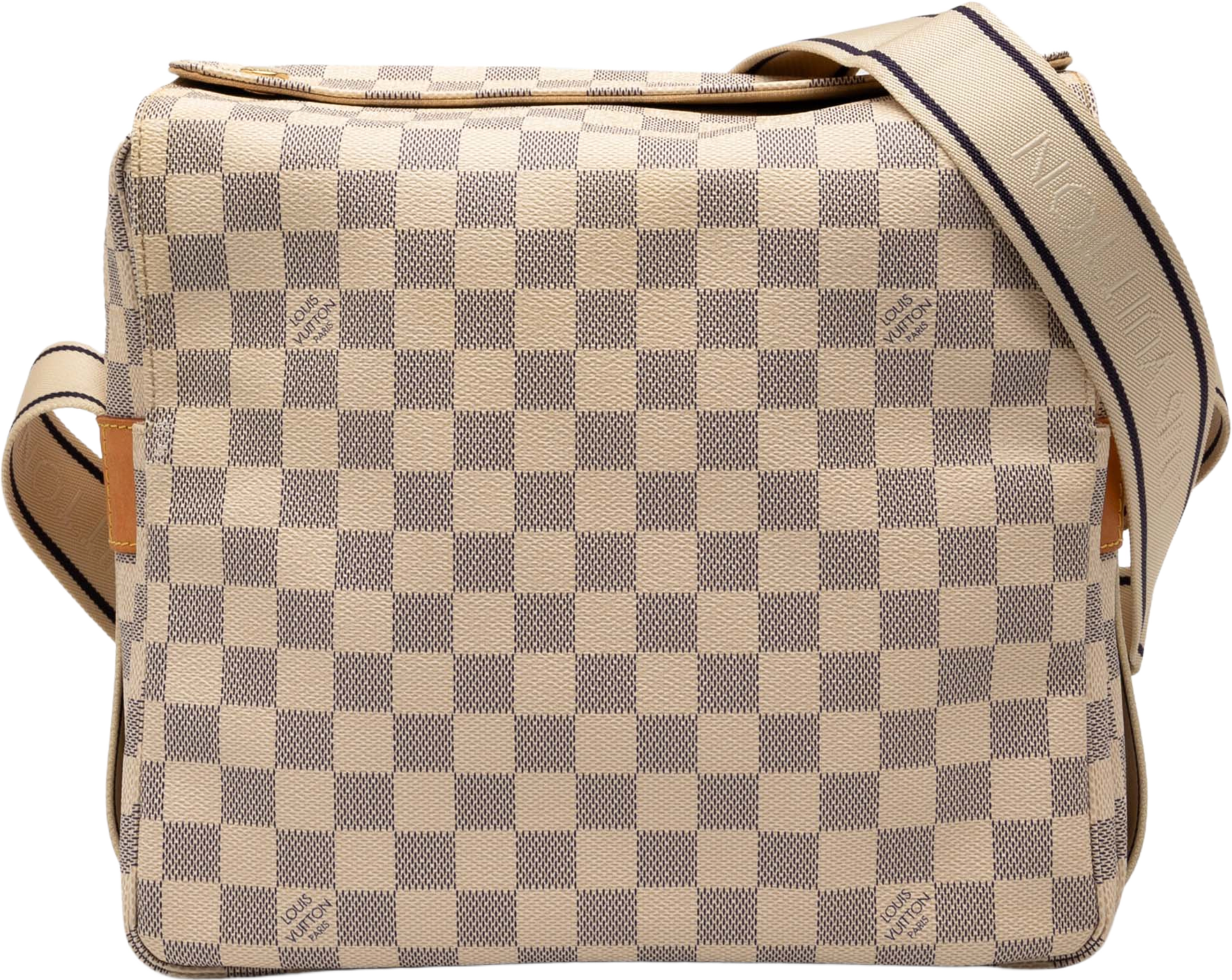 Louis Vuitton Damier Azur Naviglio, från Luxclusif, i färgen white.