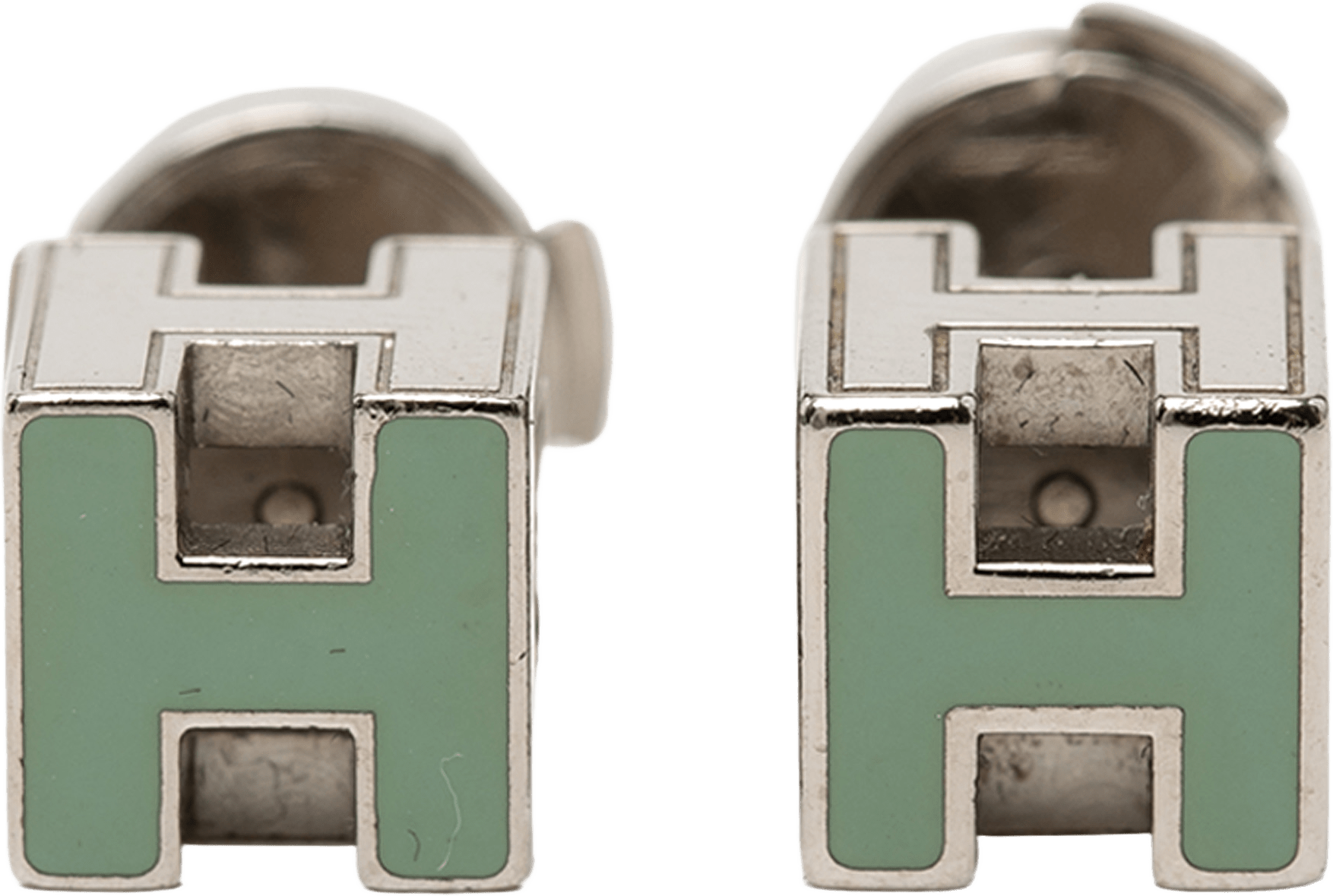 Hermès Palladium Plated Enamel Cage Dh Cube Push Back Earrings, från Luxclusif, i färgen light green.