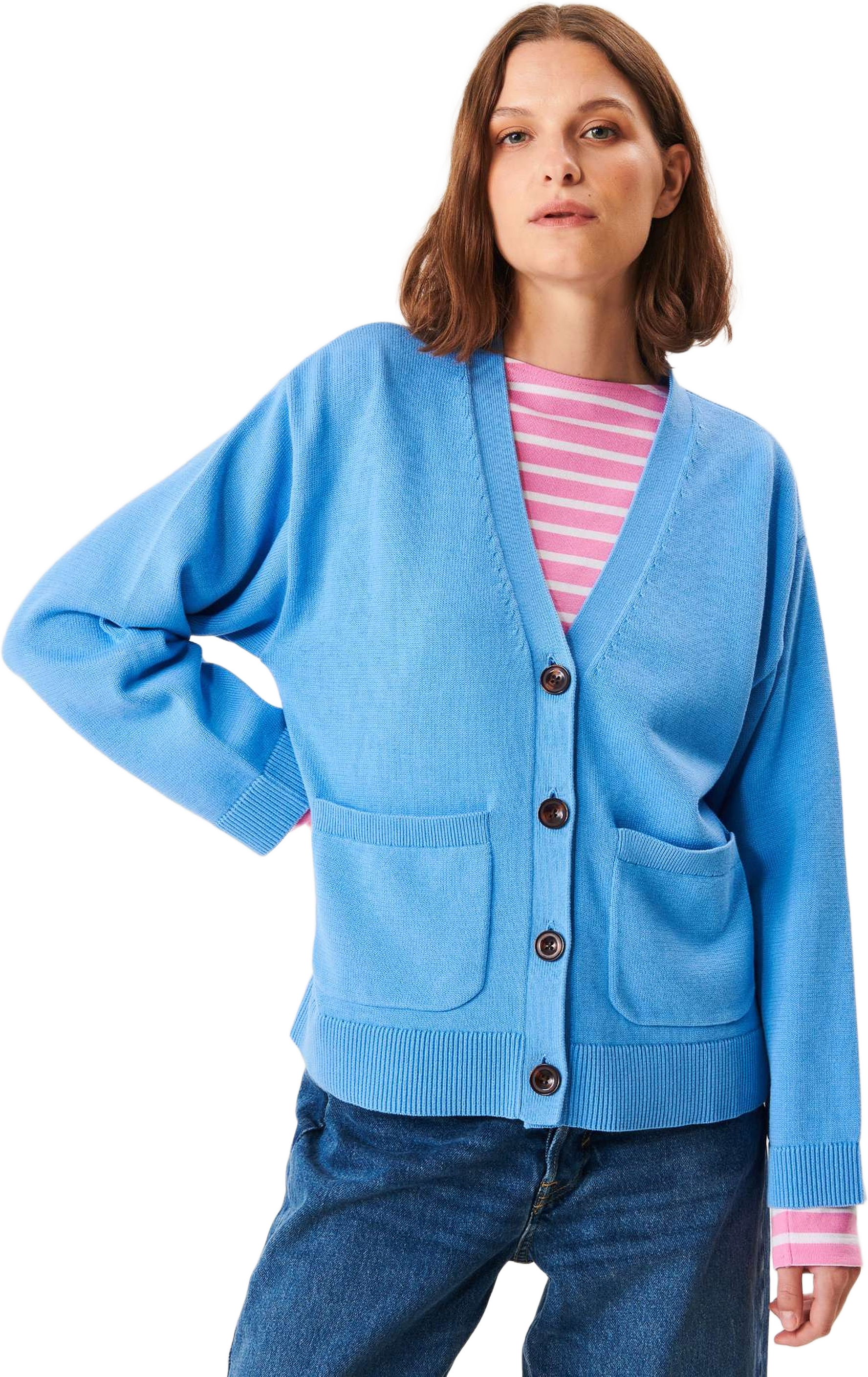 Esta Cardigan, från Jumperfabriken, i färgen light blue.