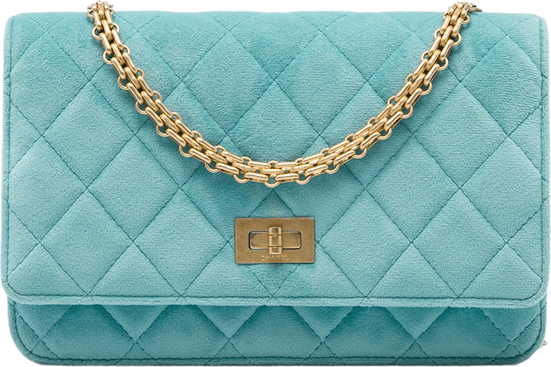 Chanel Quilted Velvet Reissue 2.55 Wallet On Chain, från Luxclusif, i färgen blå.