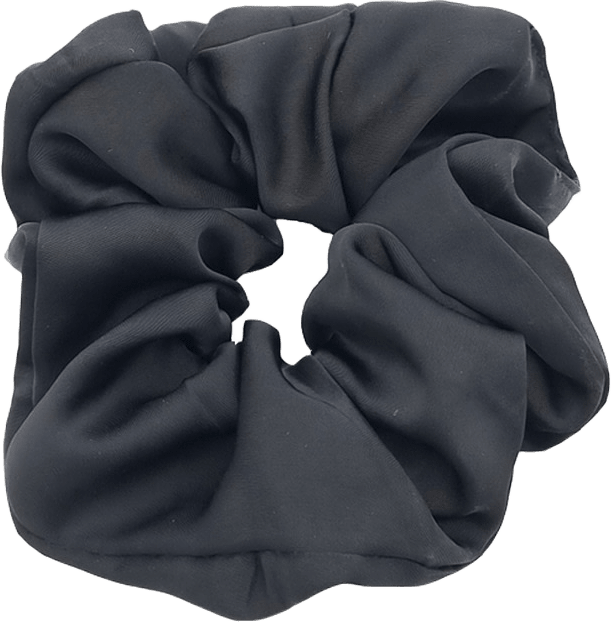 Hårscrunchie, från Complement, i färgen black.