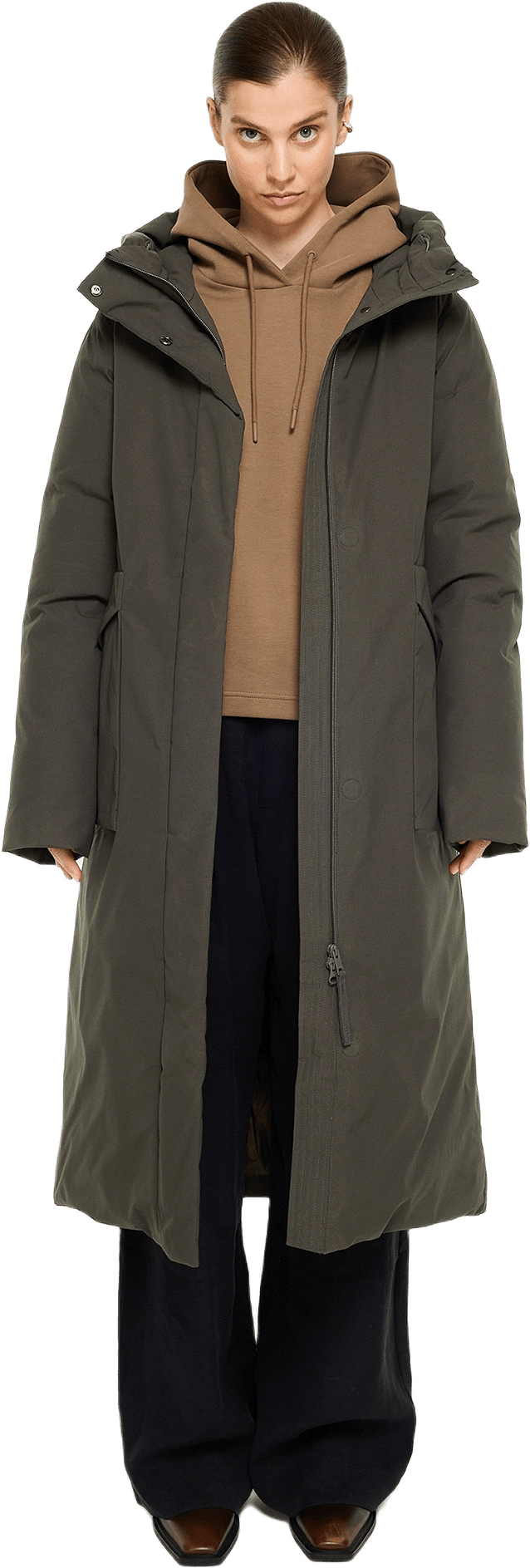 Naila, från ELVINE, i färgen deep olive.