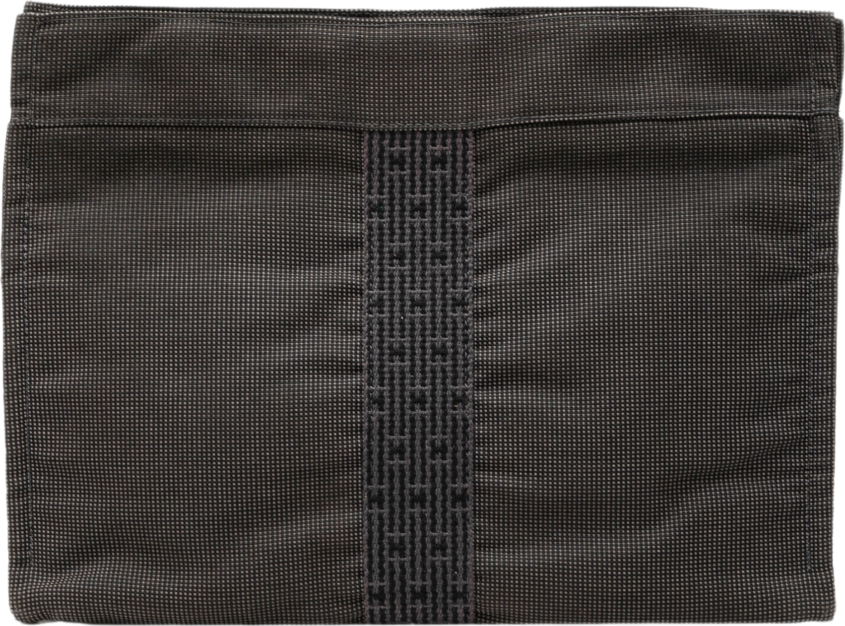 Hermès Canvas Herline Clutch, från Luxclusif, i färgen gray.