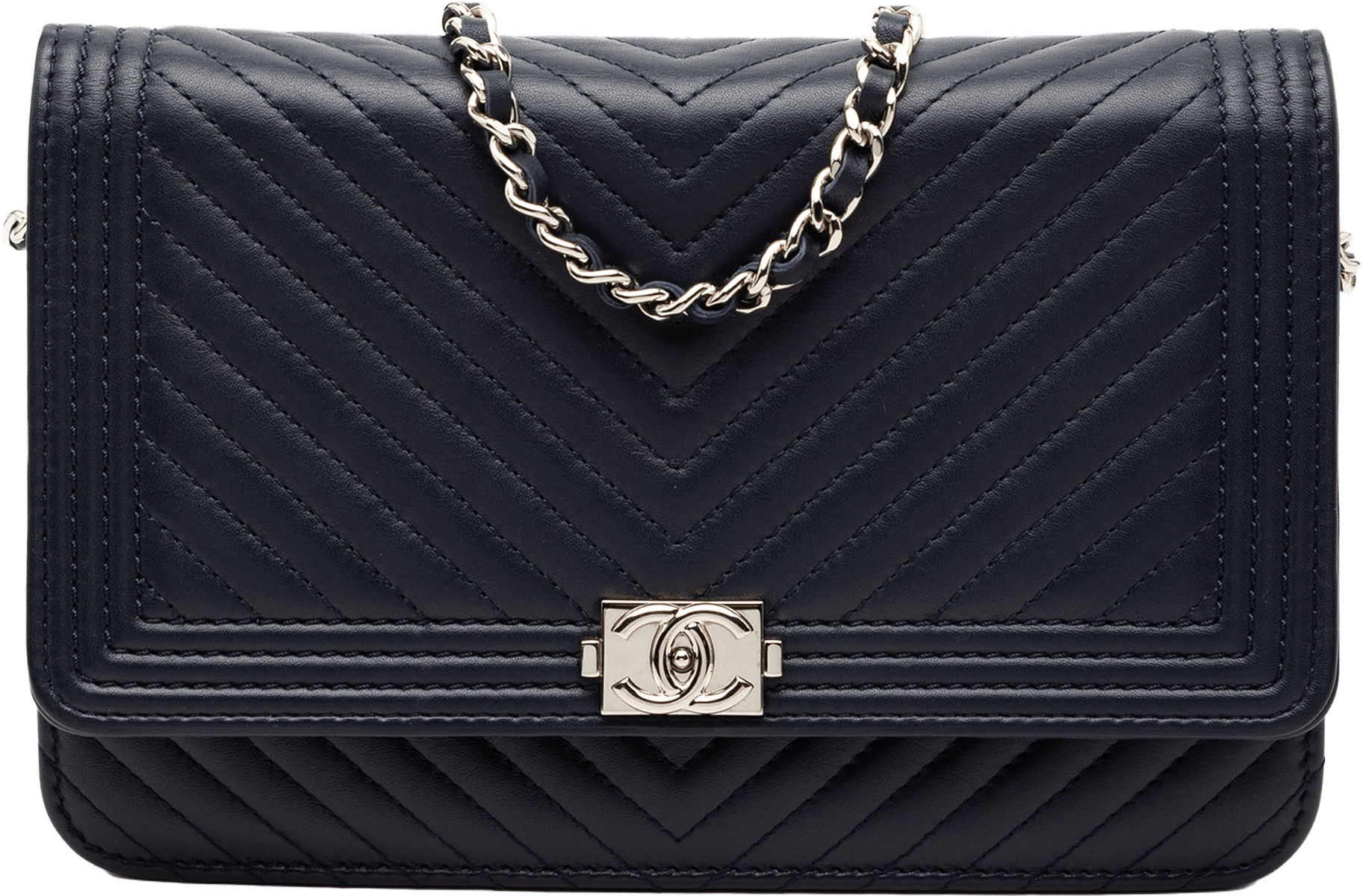 Chanel Chevron Lambskin Boy Wallet On Chain, från Luxclusif, i färgen navy.