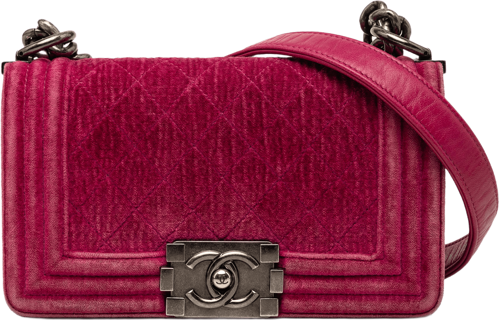 Chanel Small Quilted Velvet Boy Flap, från Luxclusif, i färgen dark pink.