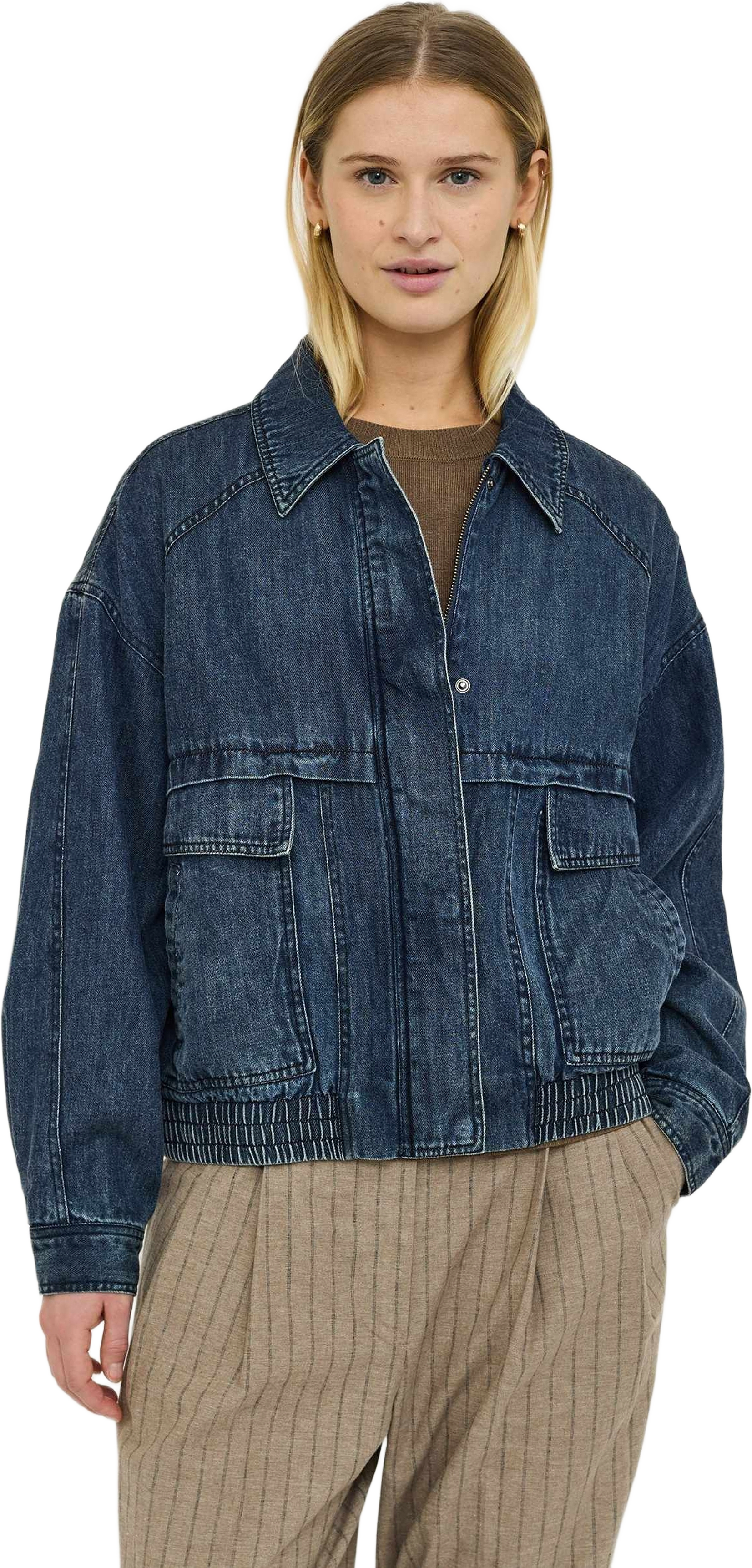 Srbindi Jacket - Dark Blue Denim, från Soft Rebels, i färgen dark blue denim.